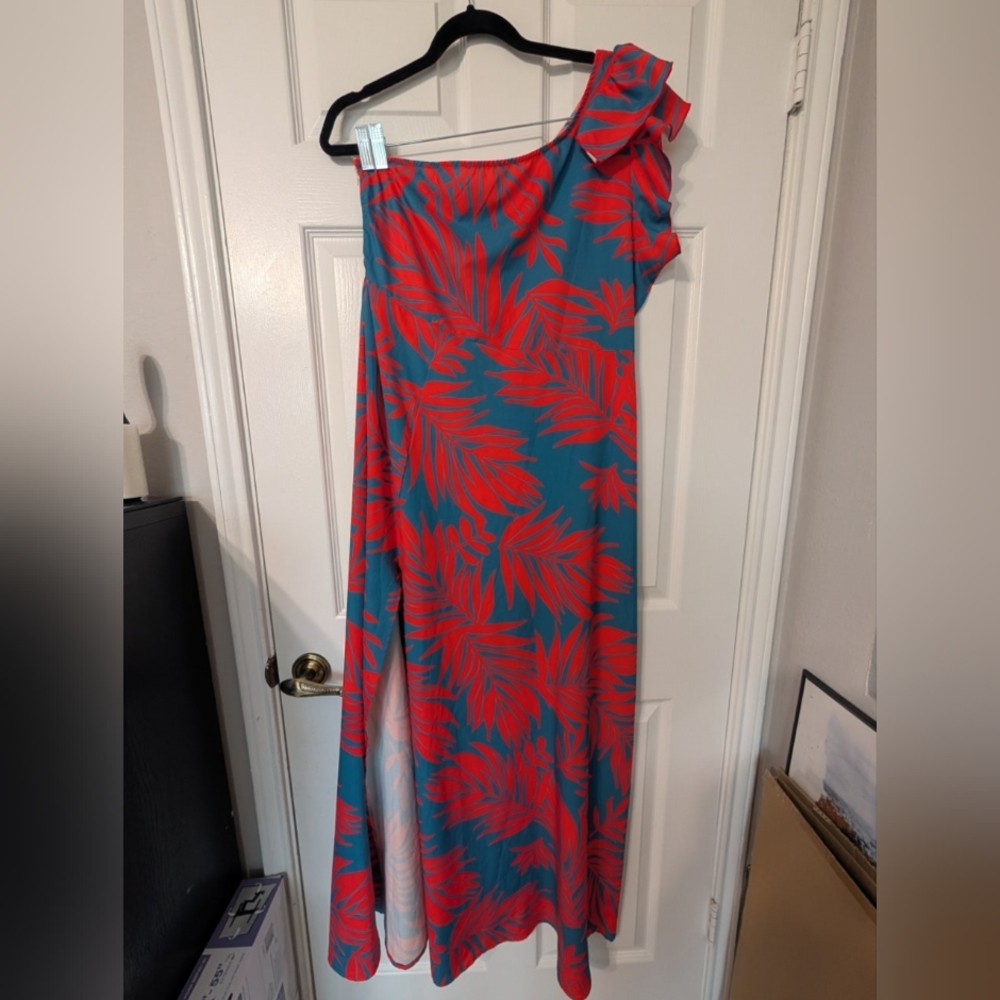 Elegant One-Shoulder Dress with Red Leaf Pattern